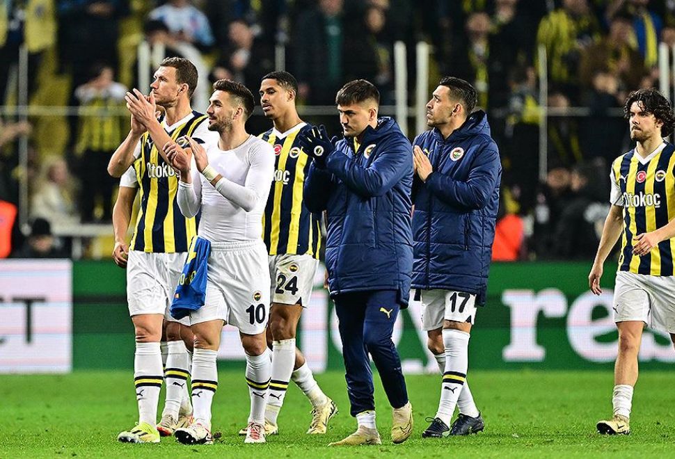 UEFA, Fenerbahçe'nin 3 Maçlık Deplasman Yasağı Cezasının Bir Maçını Erteledi