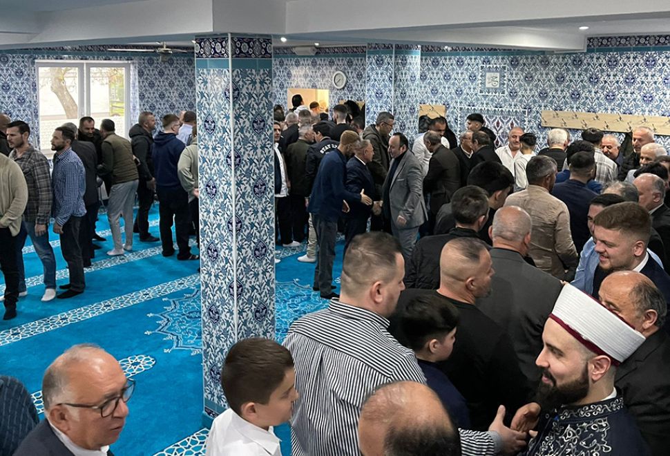 Dietenheim Selimiye Camii’nde Büyük Bir Kalabalık Cemaatle Bayram Namazı Kılındı