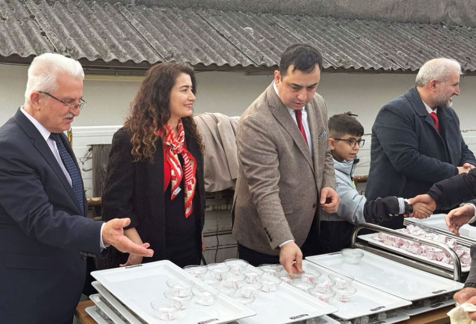 Stuttgart'ta Bayram Namazı Coşkusu Soğuğa Aldırmadı