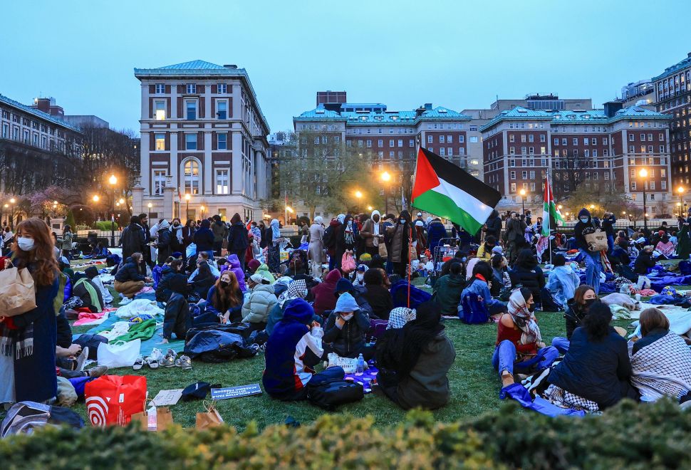 ABD'de Columbia Üniversitesi'nde Gazze İçin Eylem Yapan Öğrenciler Kampüste Sabahladı