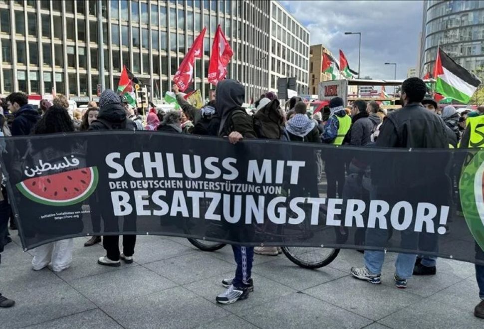 Berlin'de, Almanya'nın İsrail'e Silah Sevkiyatına Protesto