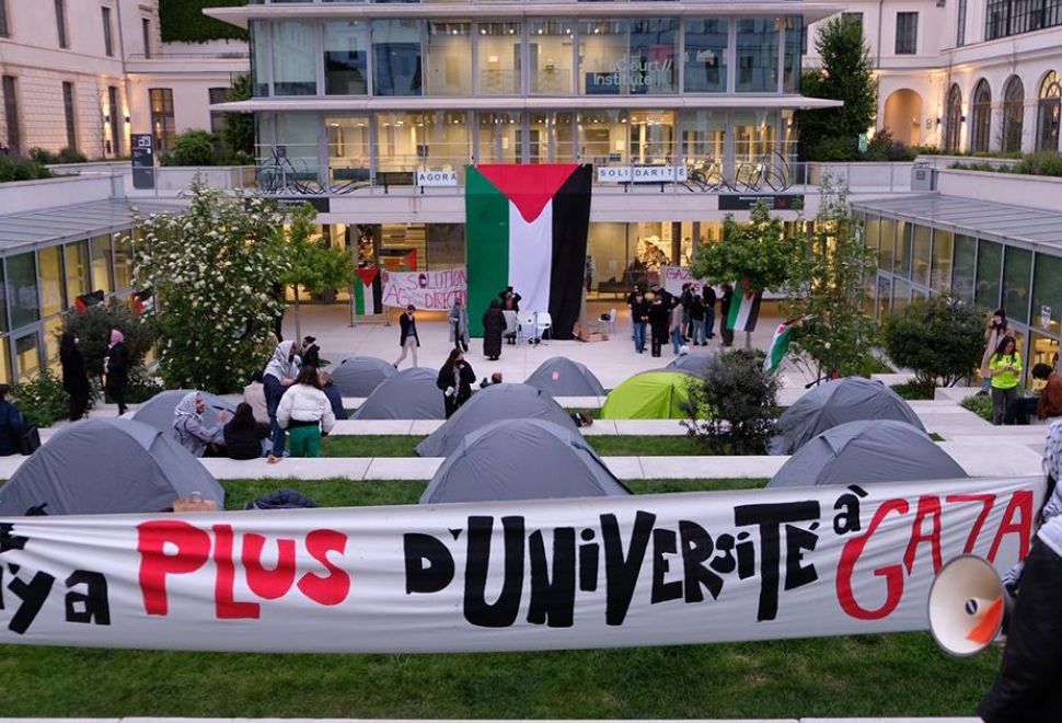 Fransa'nın Prestijli Okulu Sciences Po'da Öğrenciler Filistin'e Destek Gösterisi Düzenledi