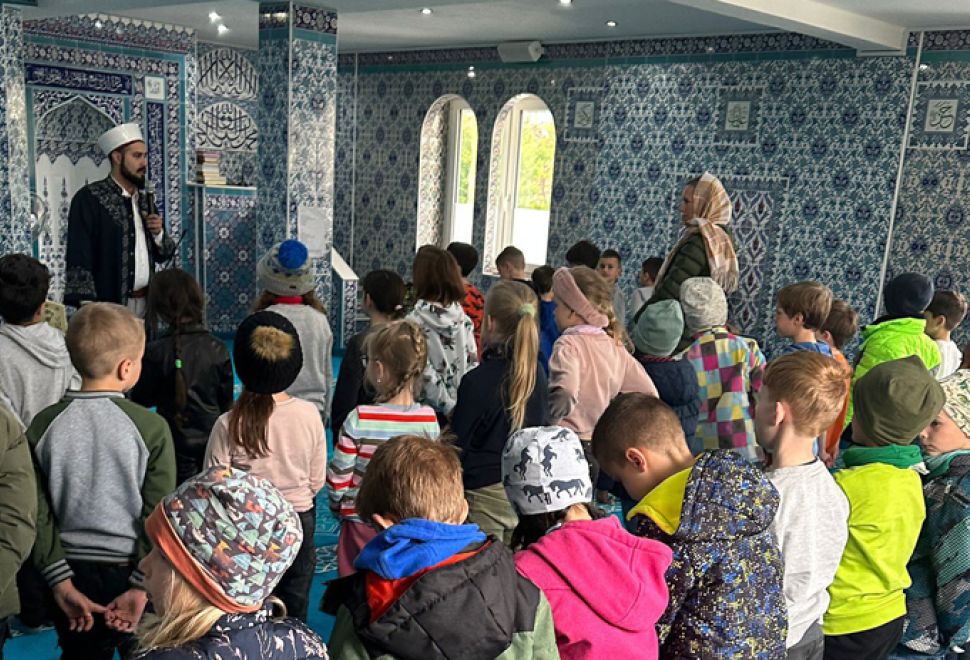 Dietenheim Selimiye Camii'ne İlkokul Ziyaretleri Devam Ediyor!