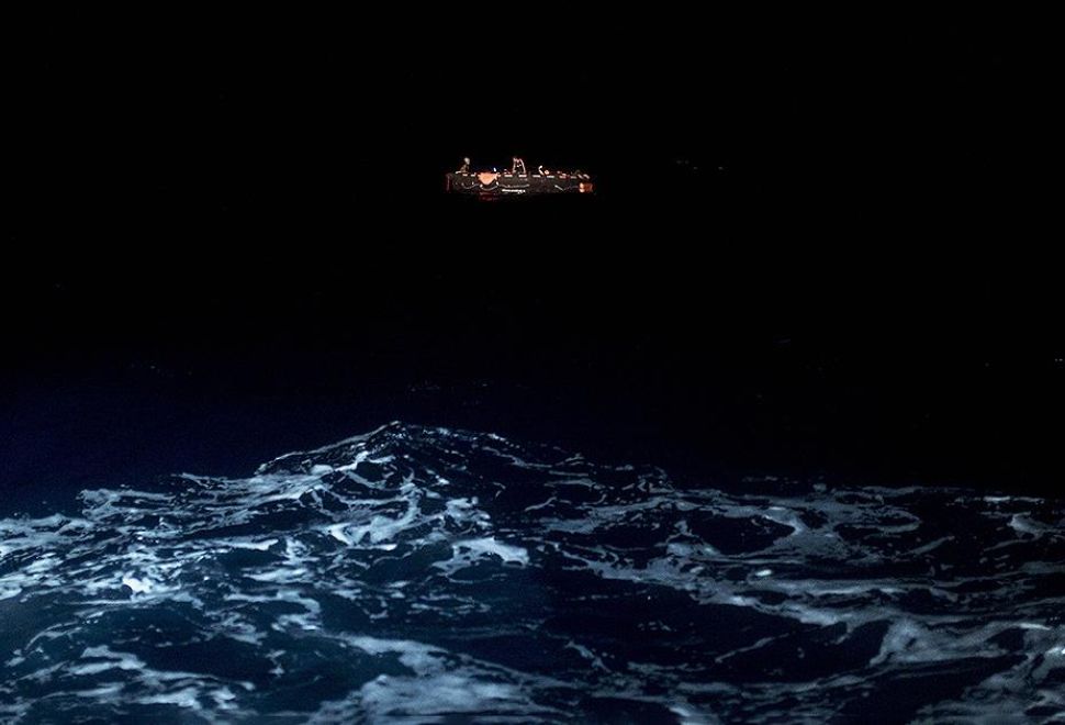 Atlantik Okyanusu'nda Düzensiz Göçmenleri Taşıyan Tekne Battı: 51 Düzensiz Göçmen Kayıp