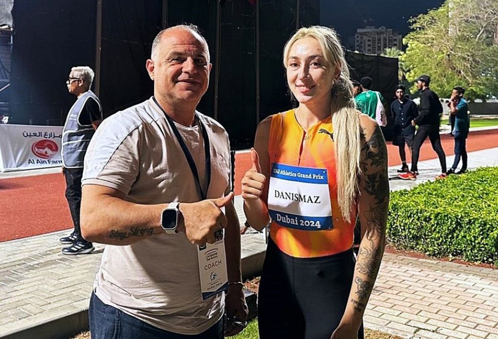 Milli Atlet Tuğba Danışmaz, Dubai'deki Turnuvada Altın Madalya Kazandı