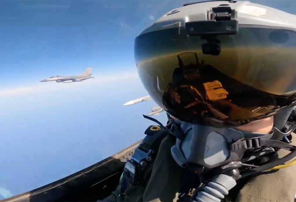 Türk Hava Kuvvetlerinden Kıbrıs Adasının Güneyinde Eğitim Uçuşu