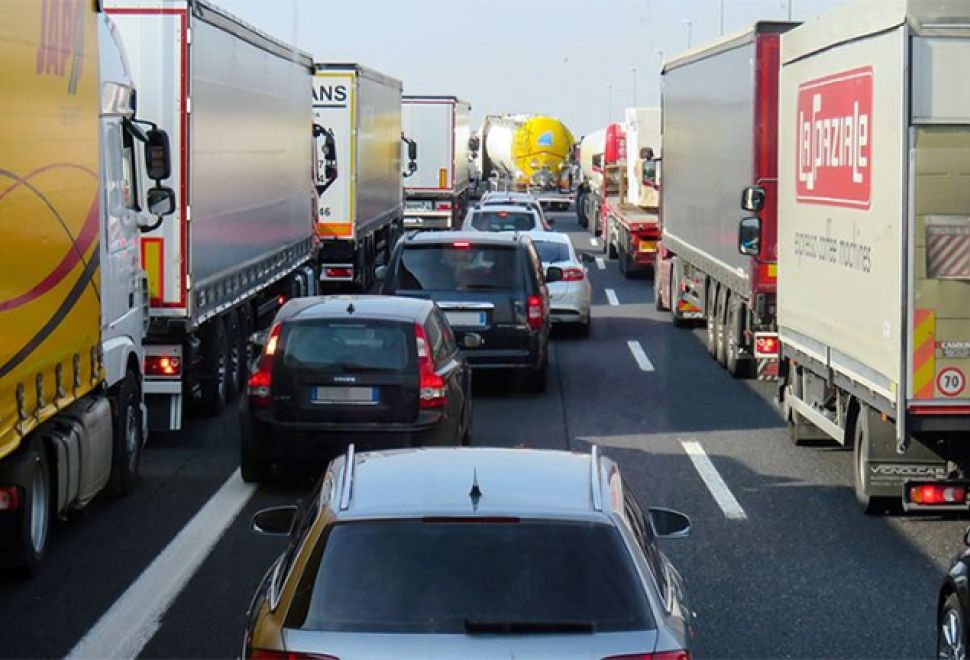 Almanya’da İlk Trafik Yoğunluğu Bugün Bekleniyor
