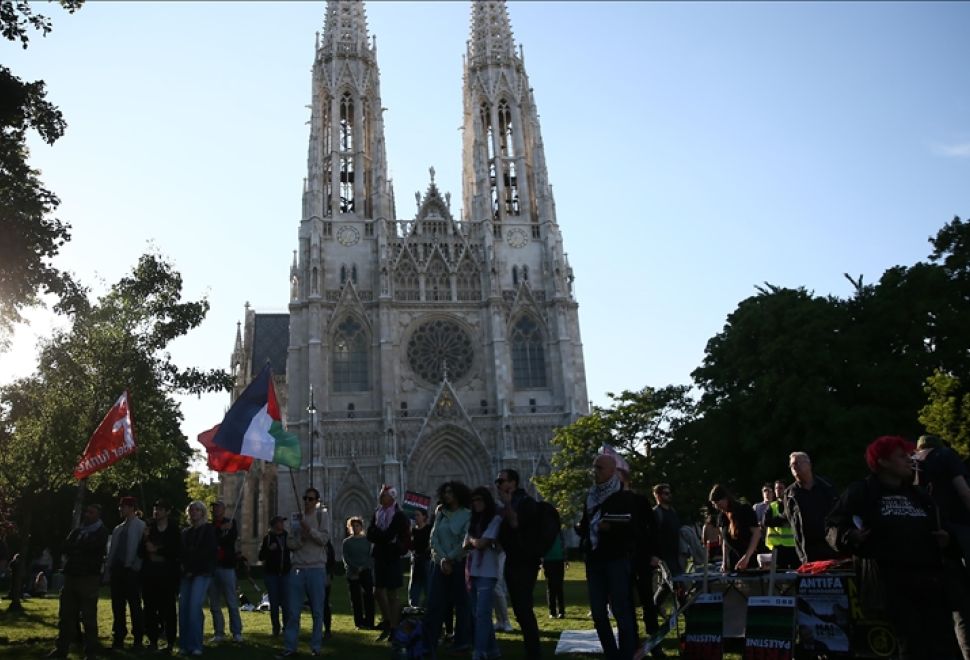 Viyana Üniversitesi'nde Polis Müdahalesi Protesto Edildi