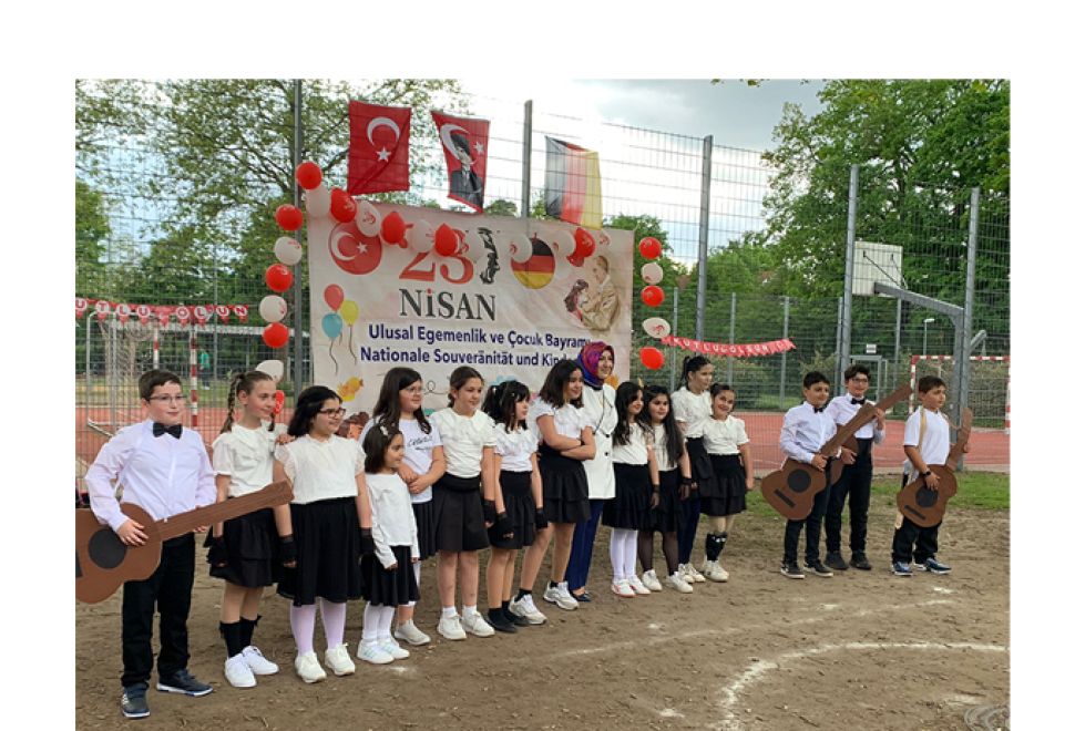 Karlsruhe Eichendorffschule’de 23 Nisan Ulusal Egemenlik ve Çocuk Bayramı Çoşkusu