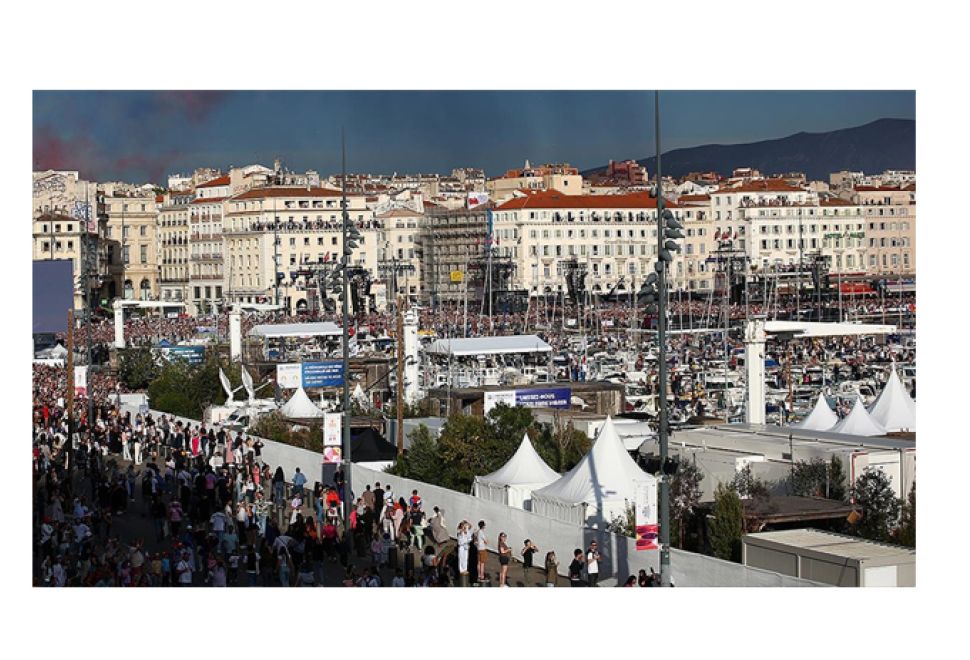 Fransa'da Paris 2024 İçin Olimpiyat Meşalesi Protestolarla Karşılanıyor