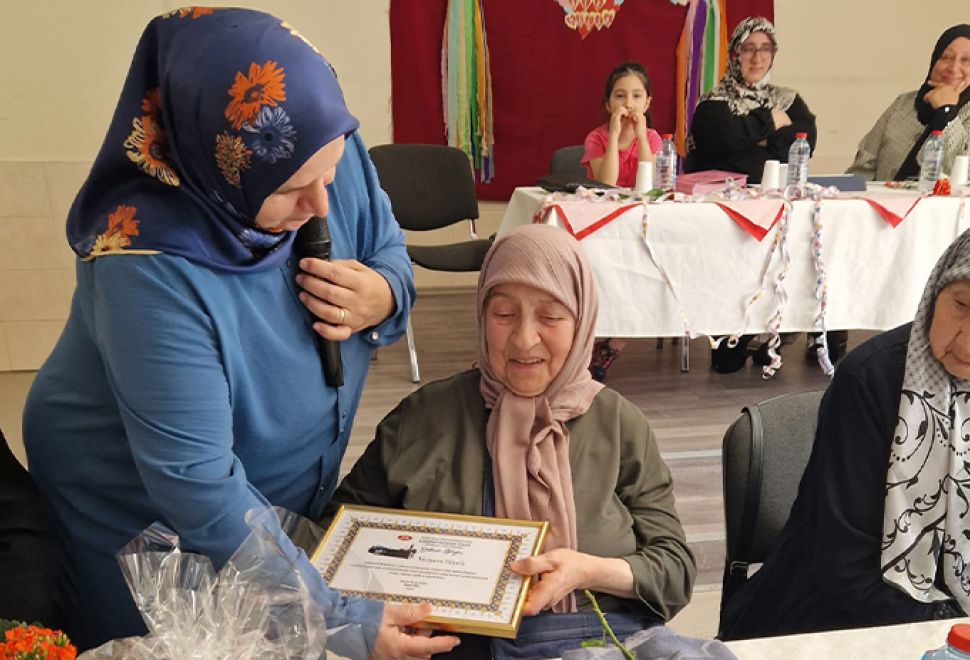 Selimiye Camii'nde anlamlı ‘Anneler Günü’ etkinliği