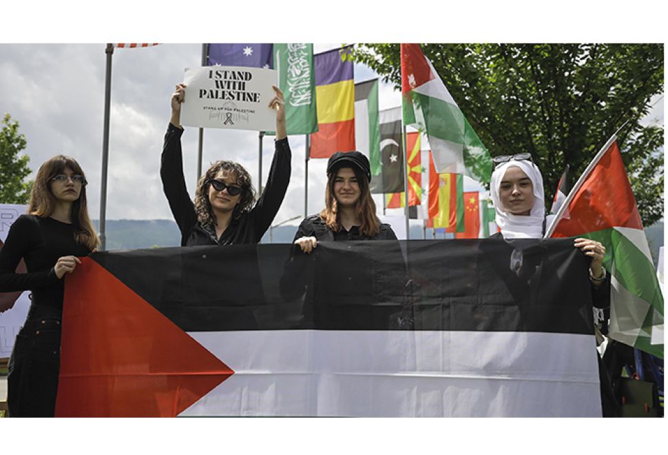 Bosna'da Üniversite Öğrencileri Gazze Saldırılarını Protesto Etti