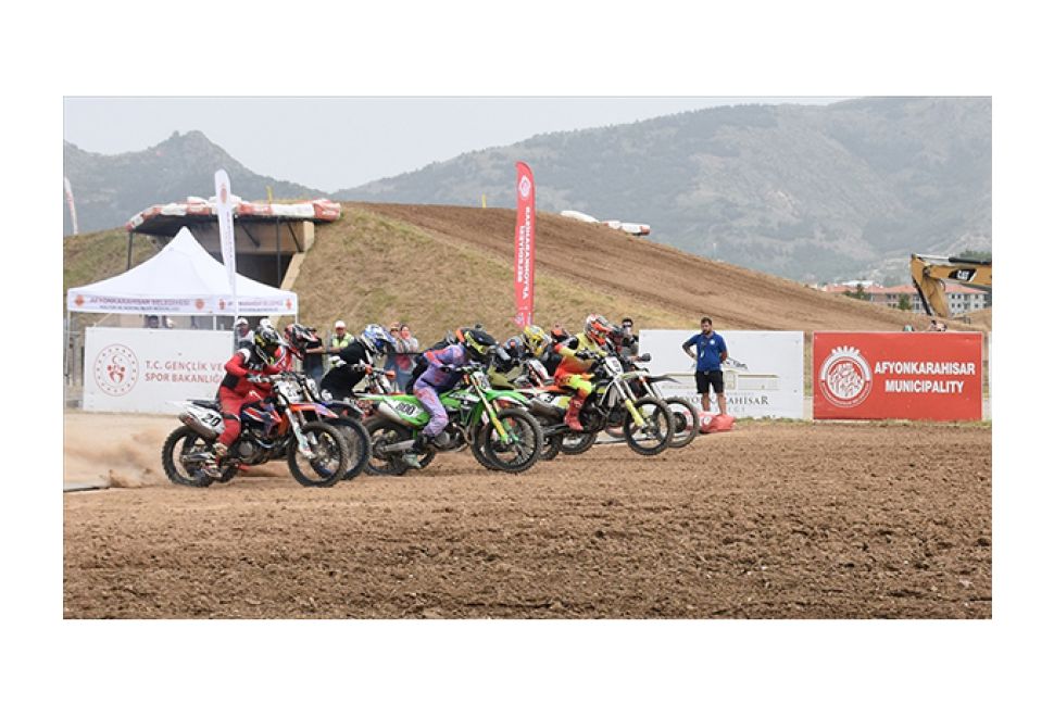 Motokrosta Gençlik Heyecanı, 100'den Fazla Çocuk ve Genç Pistte