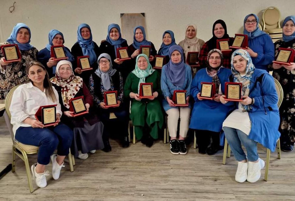 Cami gönüllüsü kadınlara ‘Teşekkür’