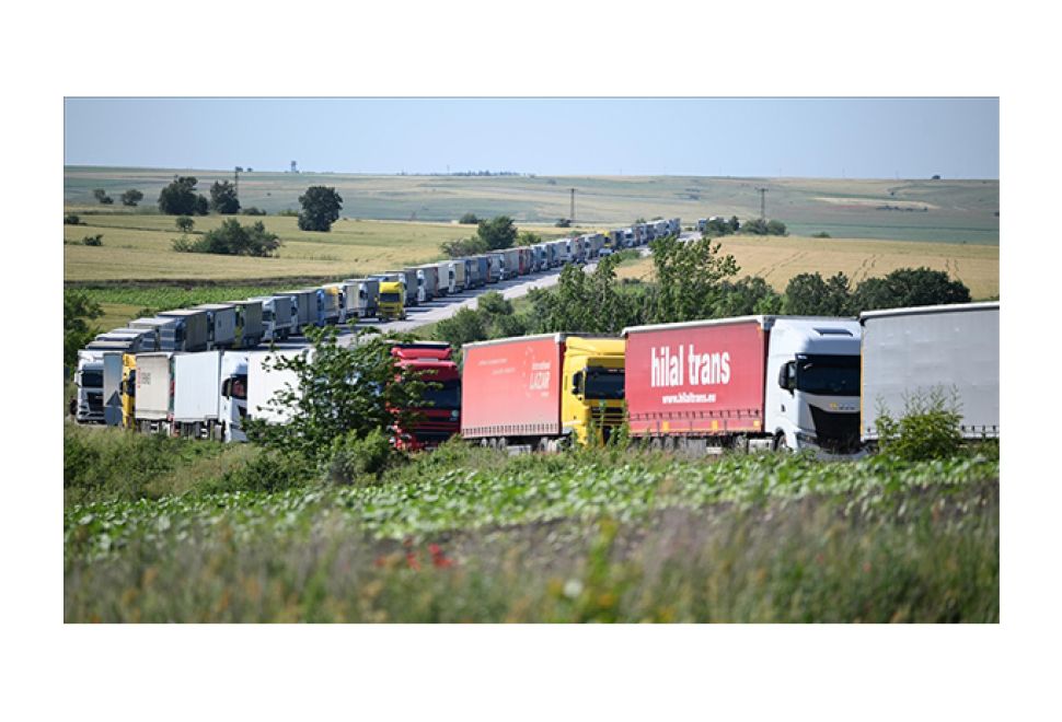 Hamzabeyli'de 26 Kilometrelik TIR Kuyruğu Oluştu