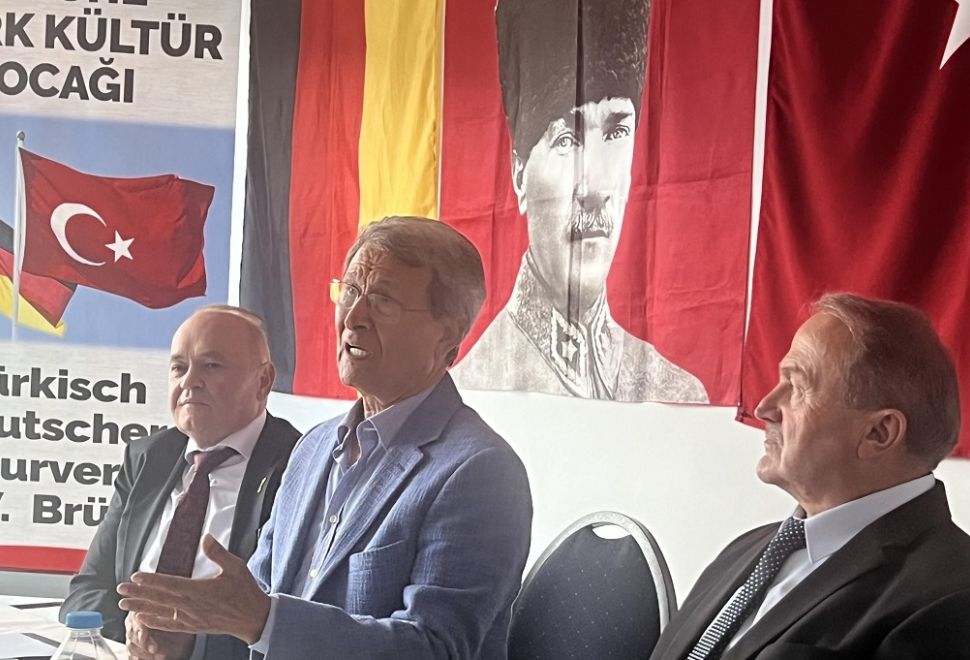 Prof. Dr. Yusuf Halaçoğlu Yeni Kuracağı Partiyi Köln’de Anlattı