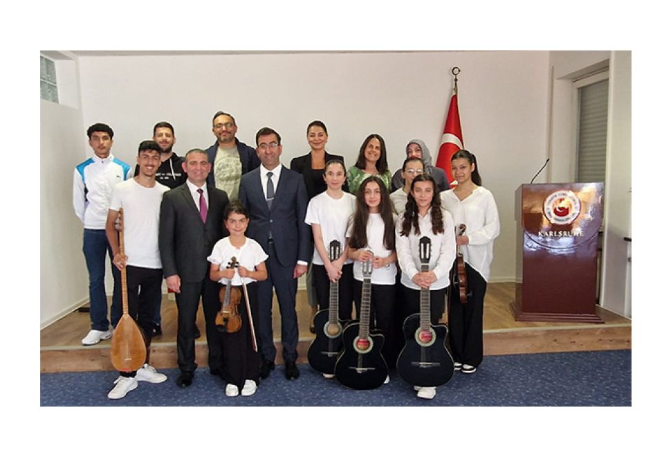 Harmonie Musikschule Öğrencileri ve Eğitmeni Başkonsolosluğu Ziyaret Etti
