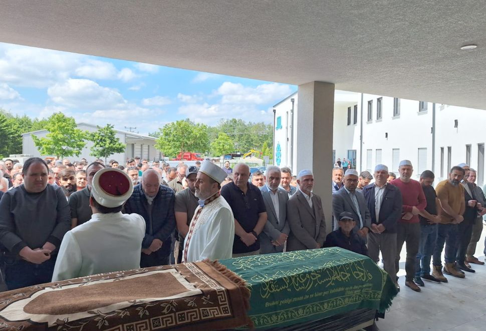 Almanya’da sel felaketinde hayatını kaybeden Asuman Özen son yolculuğuna uğurladı