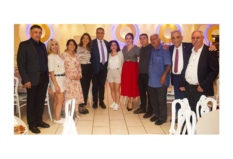 Depremzede Üniversite Öğrencilerine Burs Yardımı İçin Konser Düzenlendi