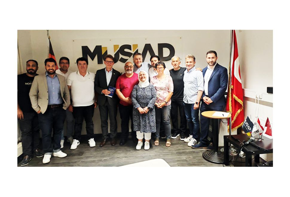 Nürnberg'de Türk Gençlerinin Mesleki Geleceği Tartışıldı