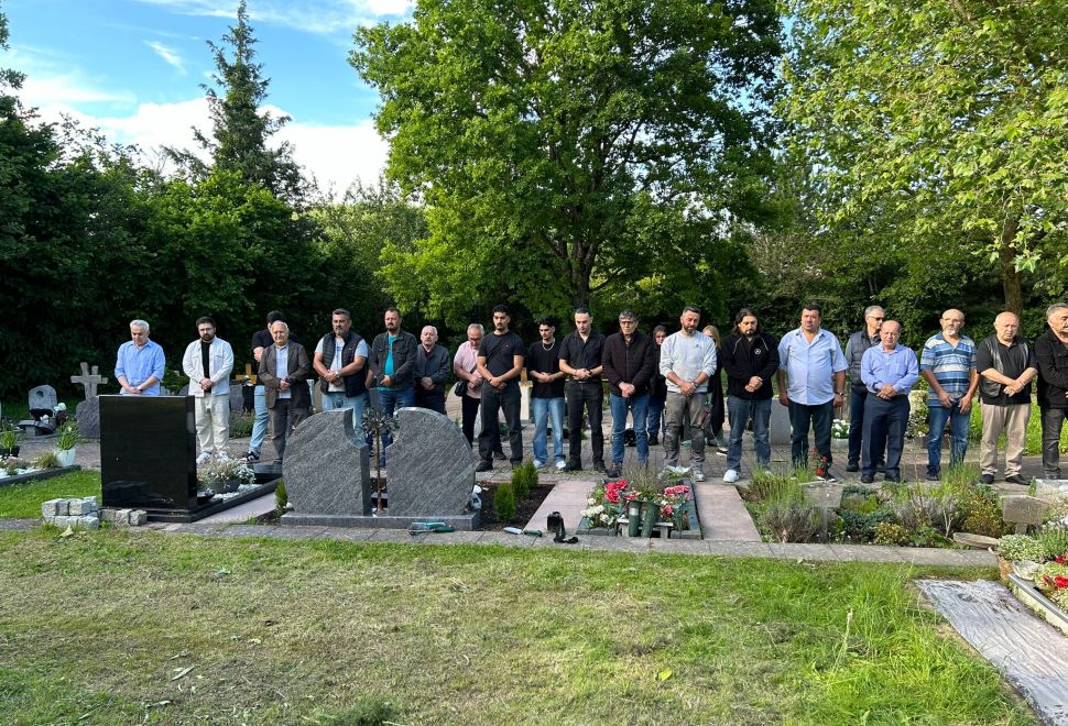 Nagold'da Arefe Gününde Mezarlık Ziyareti Yaptılar