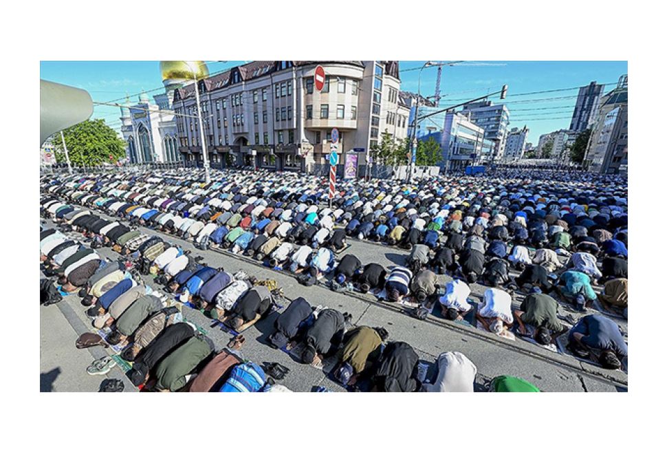 Dünya Kurban Bayramı'nı Coşkuyla Kutluyor