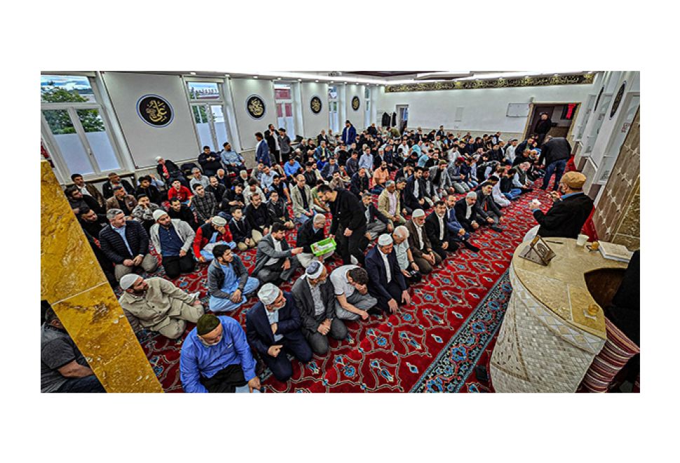 Esslingen Fatih Camii’nde Coşkulu Kurban Bayramı Namazı