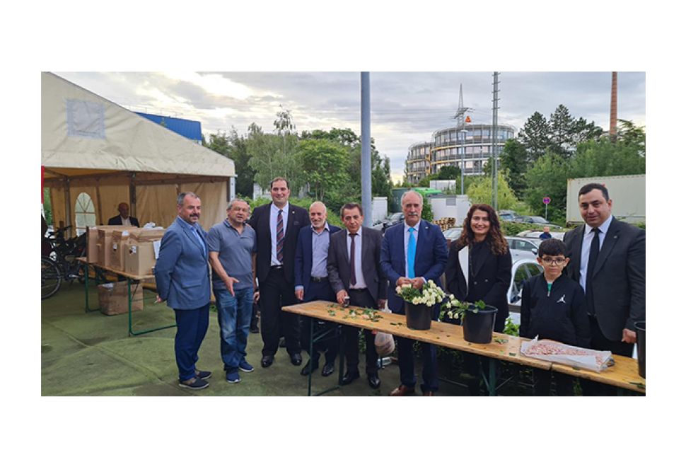 Kornwestheim Ayasofya Camii’nde Coşkulu Bayram Namazı ve Bayramlaşma