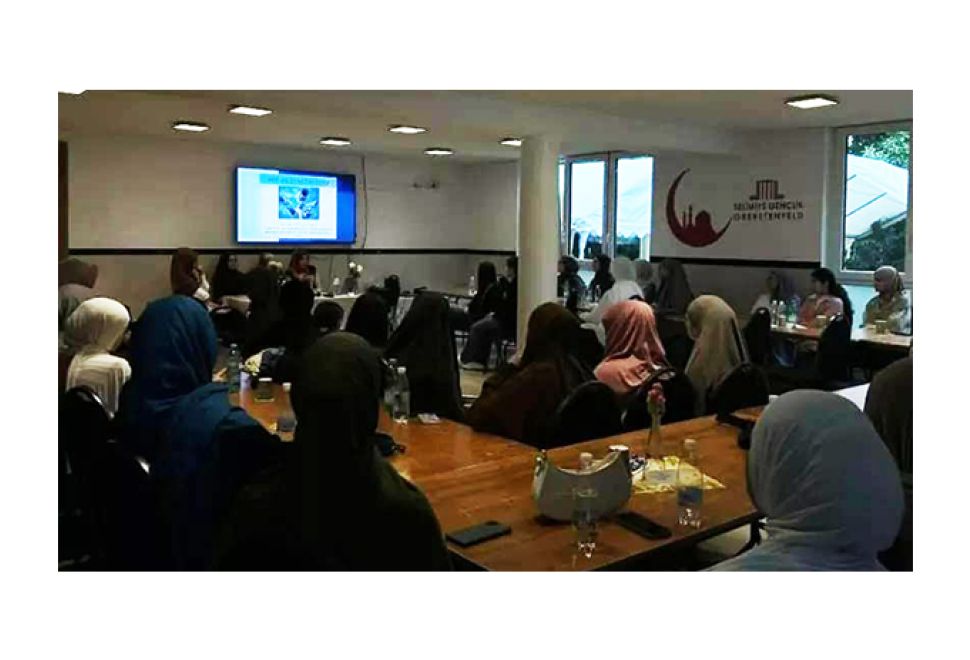 Genç Kızlarımıza Yönelik Sosyal Medya Bilinçlendirme Programı Gerçekleştirildi