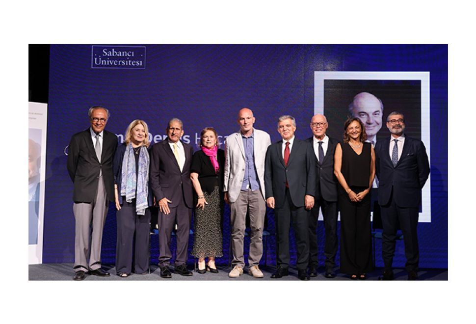 Kemal Derviş Vefatının Birinci Yılında Sabancı Üniversitesi'nin Düzenlediği Törenle Anıldı