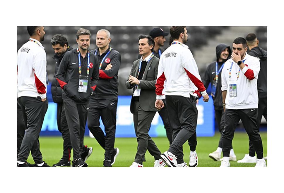 Montella, UEFA'nın Merih Demiral'a Verdiği Cezayı Adil Bulmadı