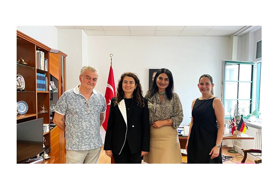 Stuttgart Başkonsolosu Makbule Koçak Kaçar'dan ÇYDD Yönetim Kurulu'na Teşekkür