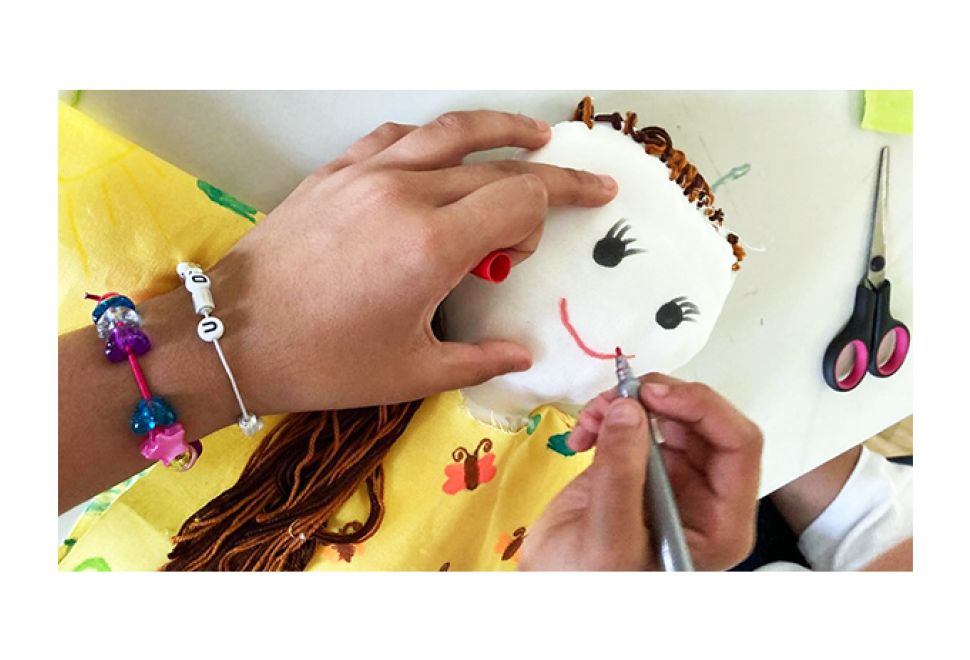 Schillerschule Öğrencileri Geleneksel Bez Bebek Yapmayı Öğrendi