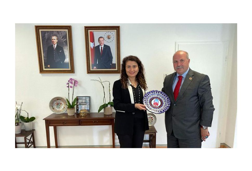 Başkonsolos Kaçar'dan Esslingen Türk İşçiler Cemiyeti'ne Tebrik