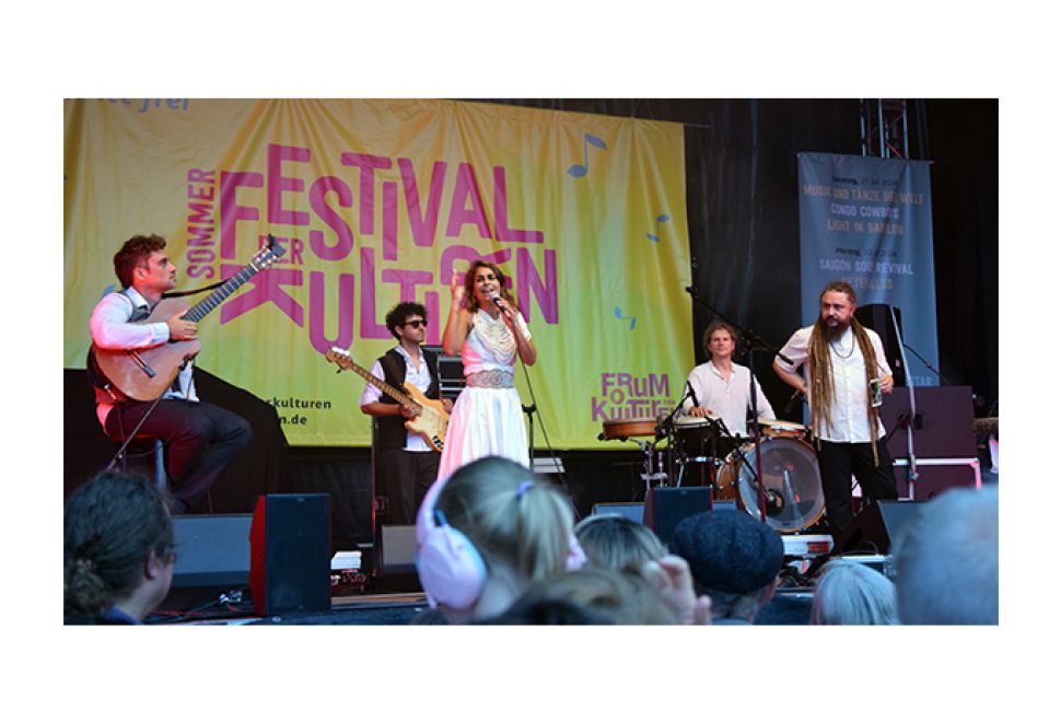 Stuttgart'ta Light in Babylon'dan Muhteşem Konser