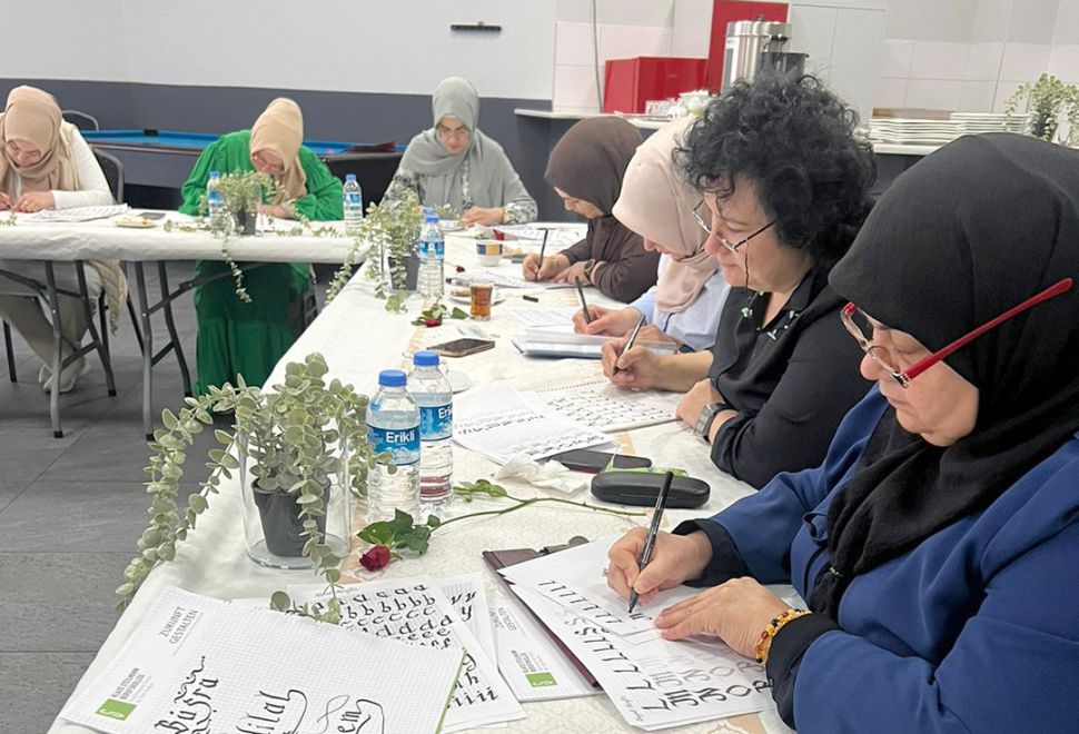 DİTİB Camii'nde Kur'an eğitimi ve hat sanatı bir arada sunuldu