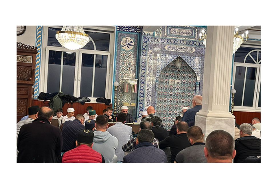 Fatih Camii’nde Mevlüt Kandili Coşkusu