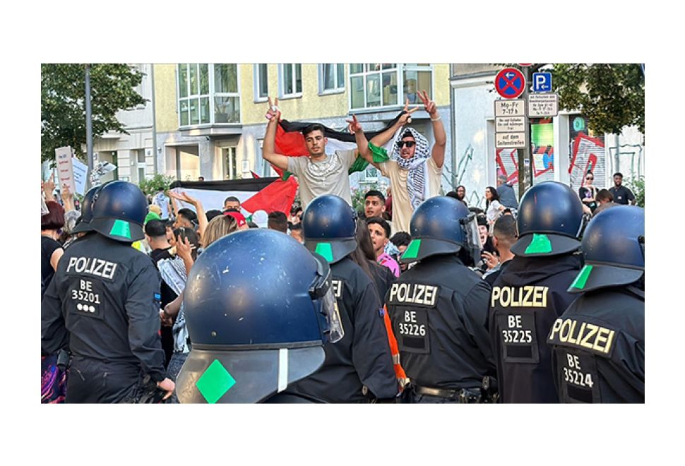 Berlin'de 10 Yaşındaki Çocuğun Gözaltına Alınması Tepki Çekti