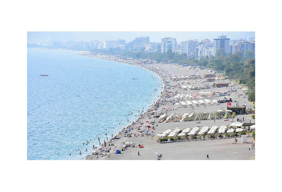 Antalya'da Yabancı Turist Sayısı 15 Milyona Ulaştı