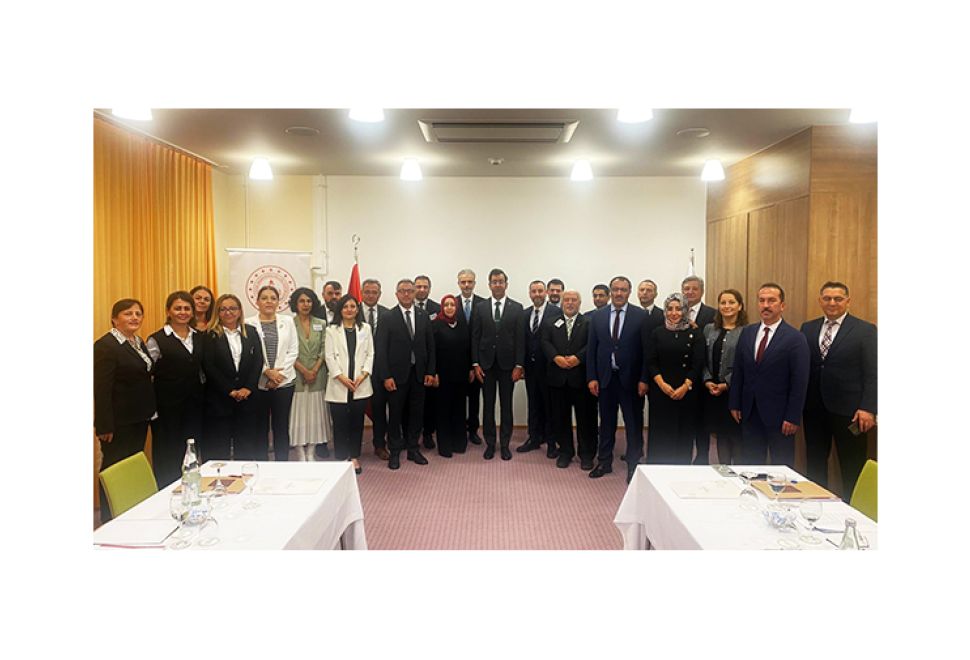 Karlsruhe'de 8. Almanya Yıllık Eğitim Değerlendirme Çalıştayı Gerçekleştirildi