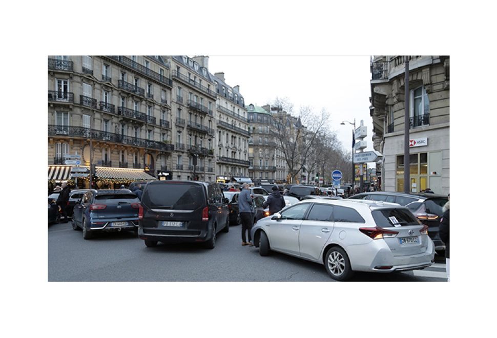 Paris’in Merkez Bölgelerinde Araç Geçişine Sınırlama Getirildi