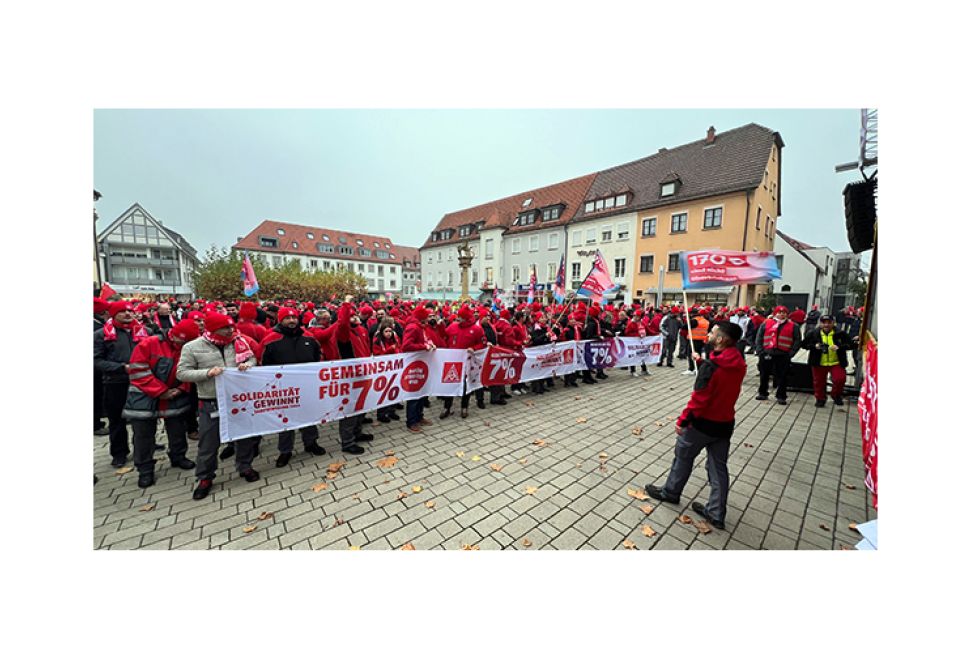 İşçilerin Yüzde 7 Zam İçin Uyarı Grevi Neckarsulm’da da Devam Ediyor