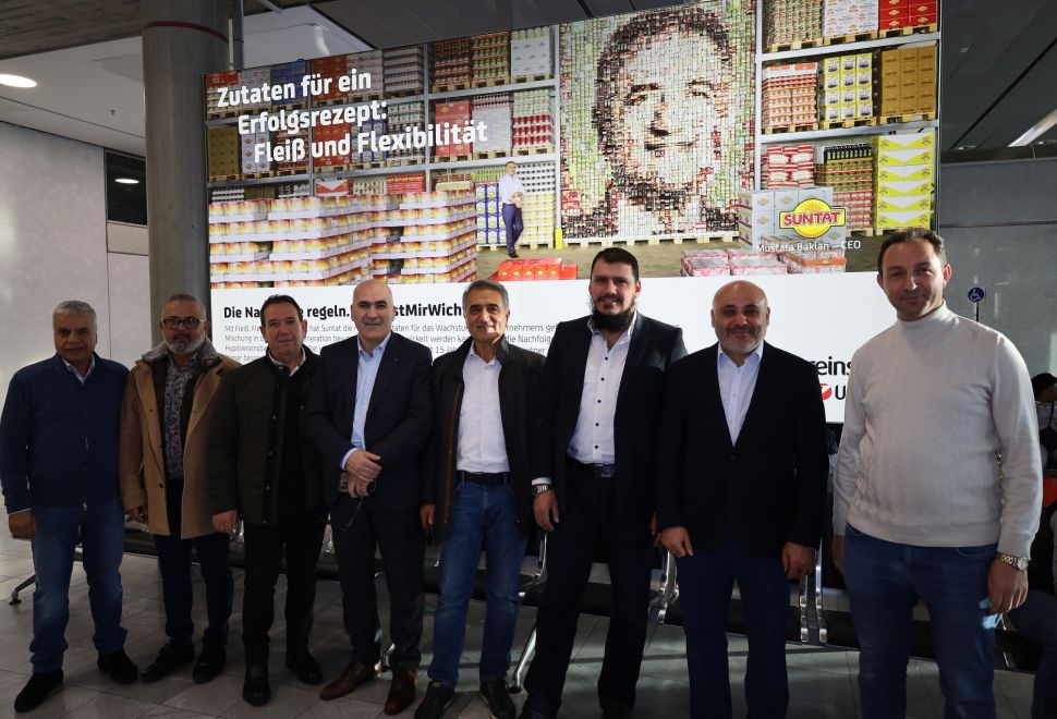 Suntat Reklam Panoları Almanya'da Havalimanlarında
