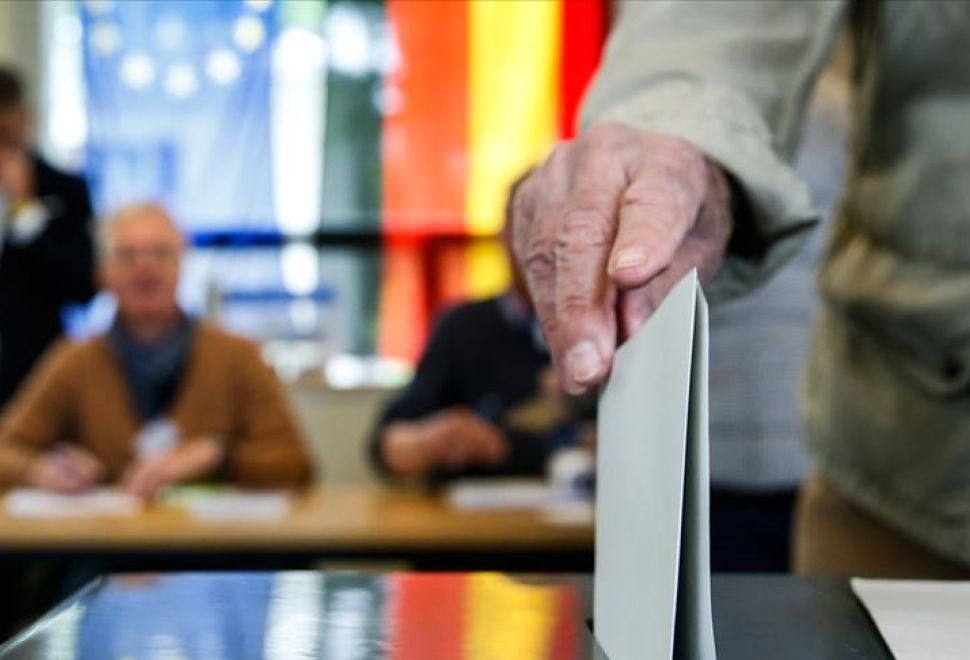 Almanya'da Hükümet Dağılınca Erken Seçim Hazırlıkları Başladı