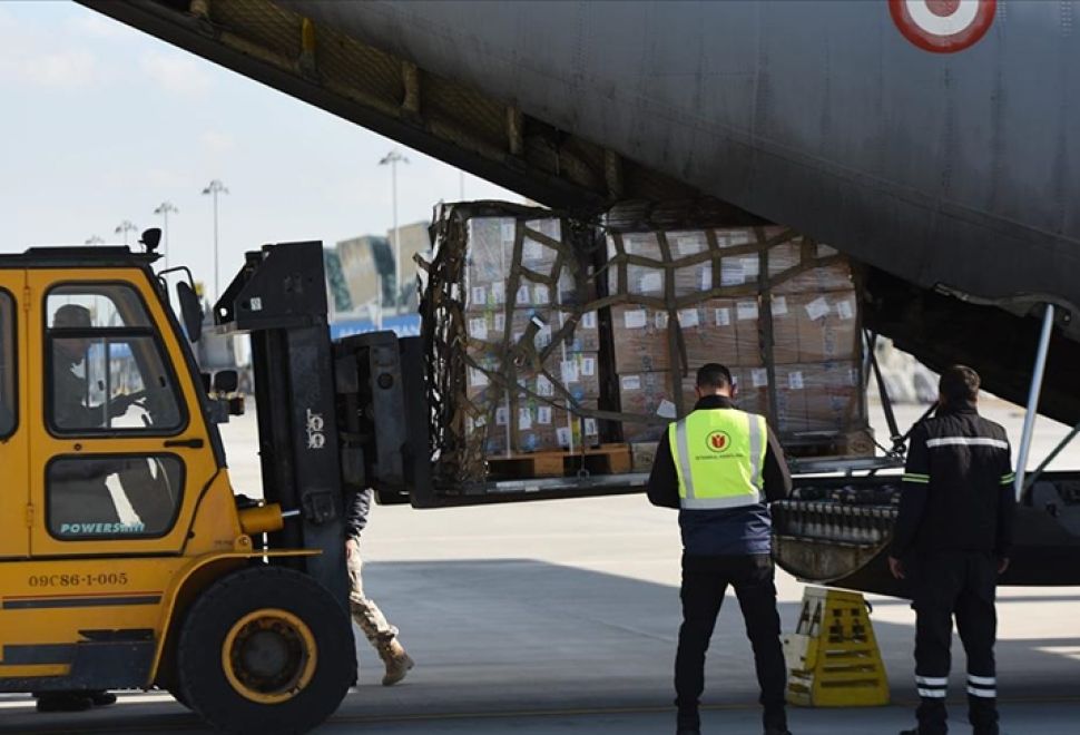 Türkiye'den KKTC'ye 14 Tonluk İlaç ve Tıbbi Malzeme Sevkiyatı Başladı