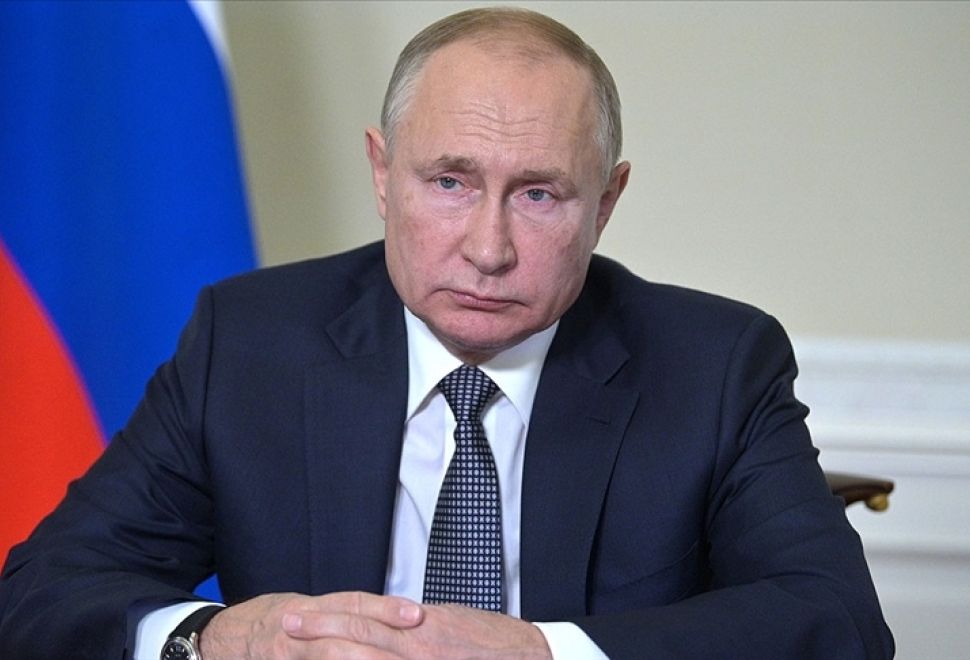 Putin, Azerbaycan Uçağının Rus Hava Sahasında Düşmesinden Dolayı Özür Diledi
