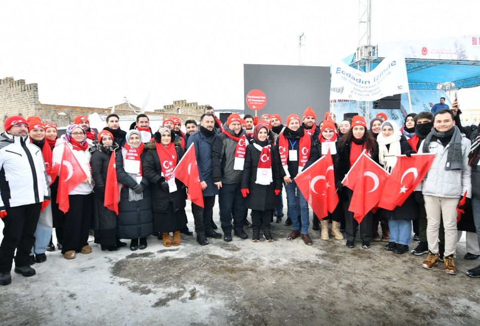 Yurt Dışında Yaşayan Gençler Ecdadının İzinde!