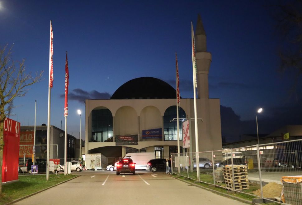 Karlsruhe Yeni Minareli Cami İçin Hamsi Festivali Büyük İlgü Gördü
