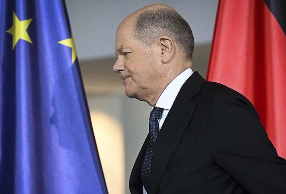 Scholz, Bielefeld’de Filistin Destekçisi Aktivist Tarafından Protesto Edildi