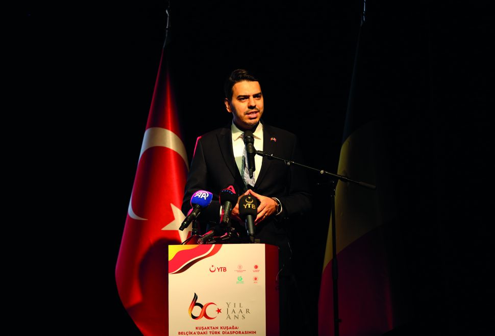Eren, Tekrar Zafere Ulaşan Saint-Josse Belediye Başkanı Emir Kır’ı Tebrik Etti